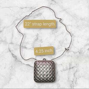Elegant Silver Woven Pattern Women's Bag